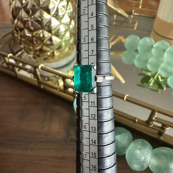 1920s Deco Ring - Sterling with Simulated Emerald Size 4.25 - Picture 6 of 8